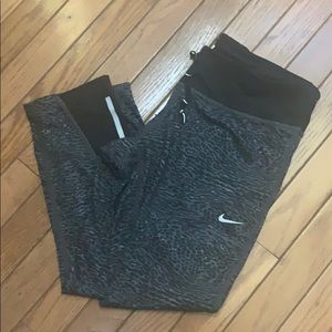 Nike Cropped Workout Leggings